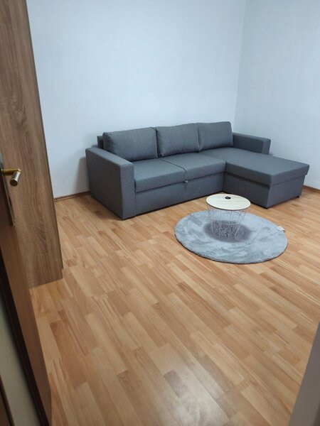 Bragadiru, casa in sistem P+1, cu doua apartamente cu intrari separate.