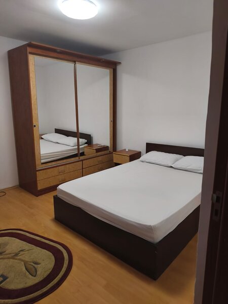 Bragadiru, casa in sistem P+1, cu doua apartamente cu intrari separate.