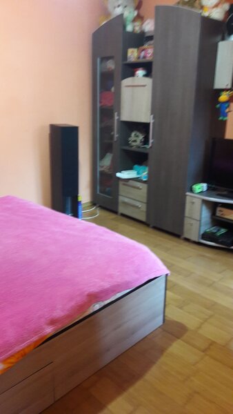 Bragadiru, casa in sistem P+1, cu doua apartamente cu intrari separate.