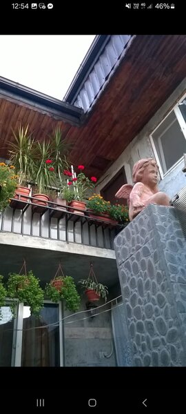 Bragadiru, casa in sistem P+1, cu doua apartamente cu intrari separate.