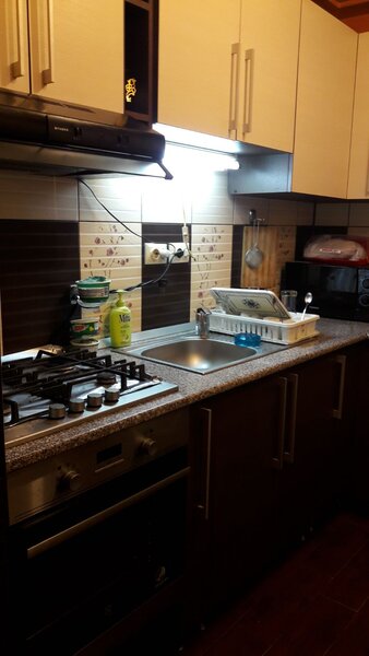 Bragadiru, casa in sistem P+1, cu doua apartamente cu intrari separate.