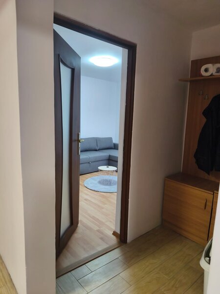 Bragadiru, casa in sistem P+1, cu doua apartamente cu intrari separate.