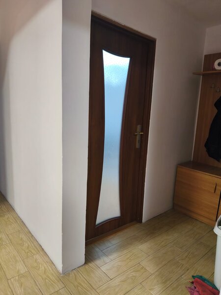 Bragadiru, casa in sistem P+1, cu doua apartamente cu intrari separate.